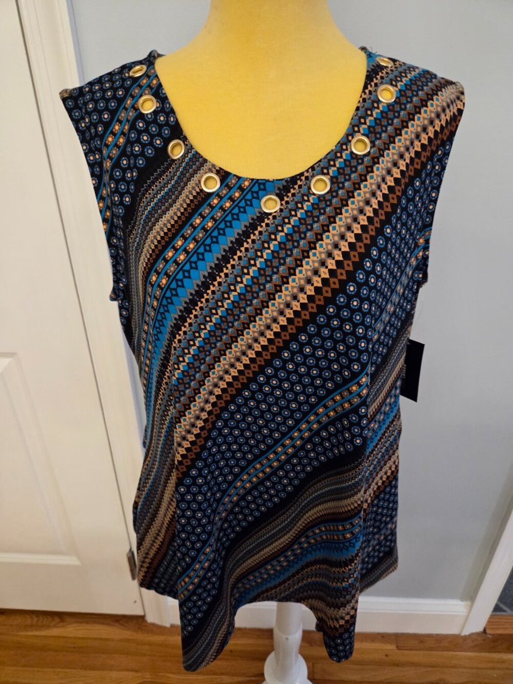 Robert Louis Sleeveless Top